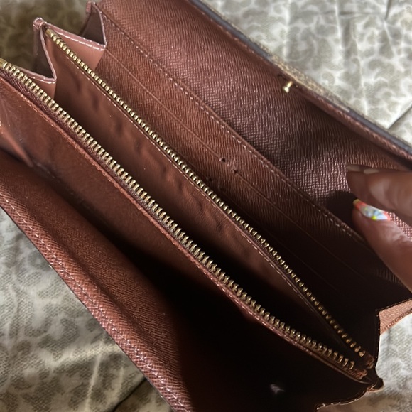 Louis Vuitton Sarah Monogram Leather Wallet - Picture 4 of 8